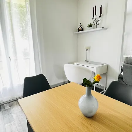 In Der Naehe Des Paul Constans Lycee Apartment